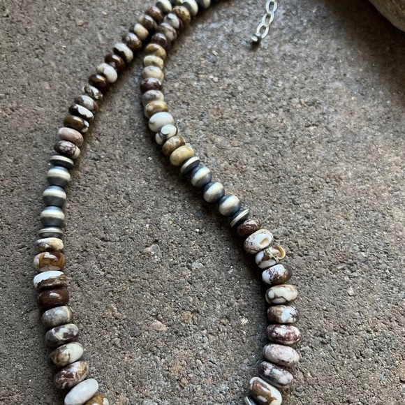 Sterling Silver Graduated Wild Horse Bead Necklace. 18 inch